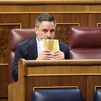 Abascal y el resto de diputados de Vox se ausentan del pleno en la intervención de Sánchez