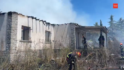 Controlado un incendio en Colmenarejo que ha afectado a dos viviendas deshabitadas