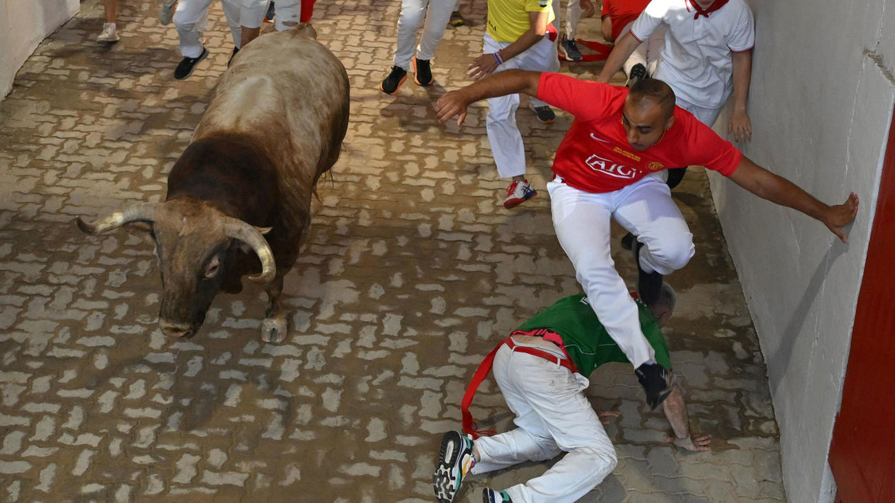 Cuarto encierro de Sanfermines 2025: rápido, sin cornadas y con siete corredores heridos por contusiones