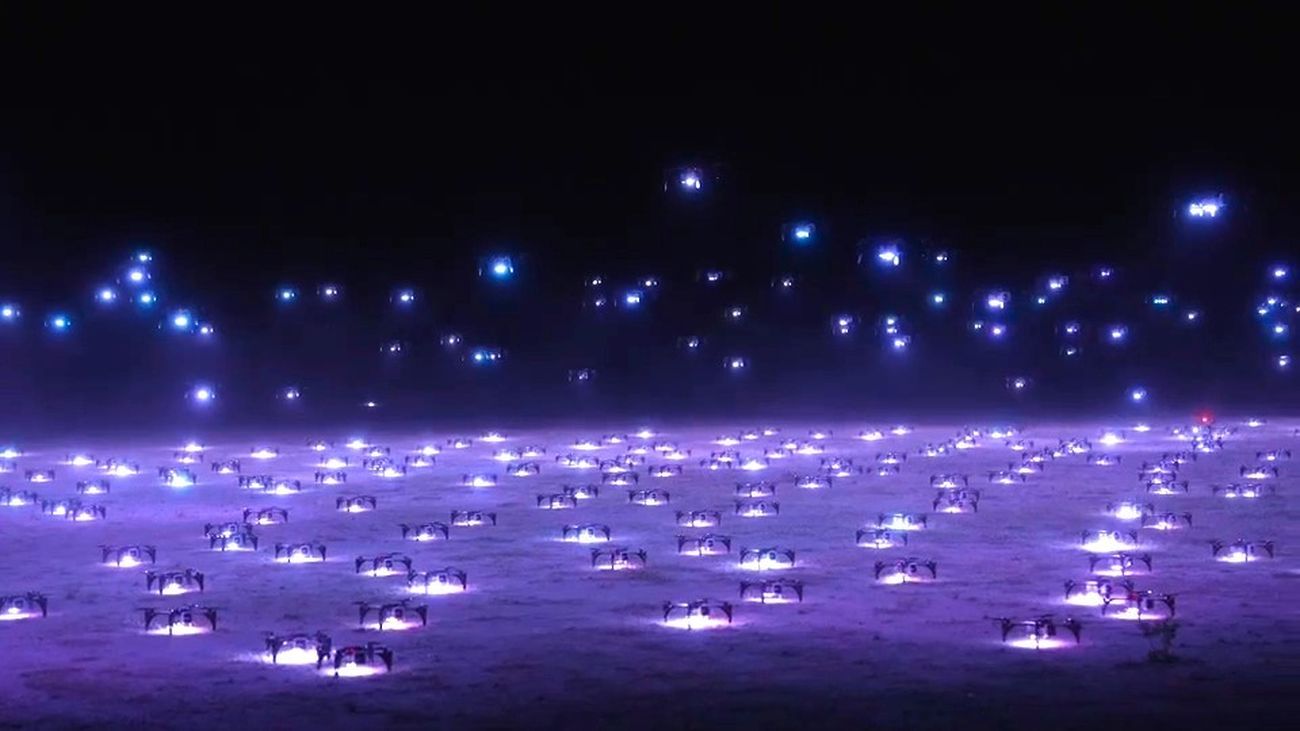 Show aéreo en Carabanchel: el emblema de Superman cobrará vida con 600 drones