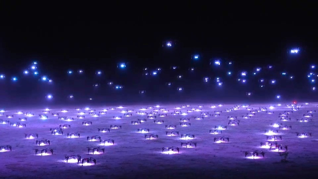 Show aéreo en Carabanchel: el emblema de Superman cobrará vida con 600 drones