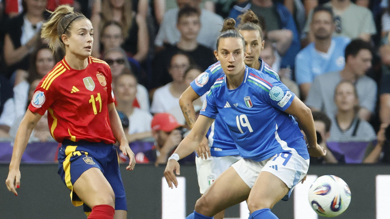 1-3. España remonta a Italia y pasa como primera de grupo invicta
