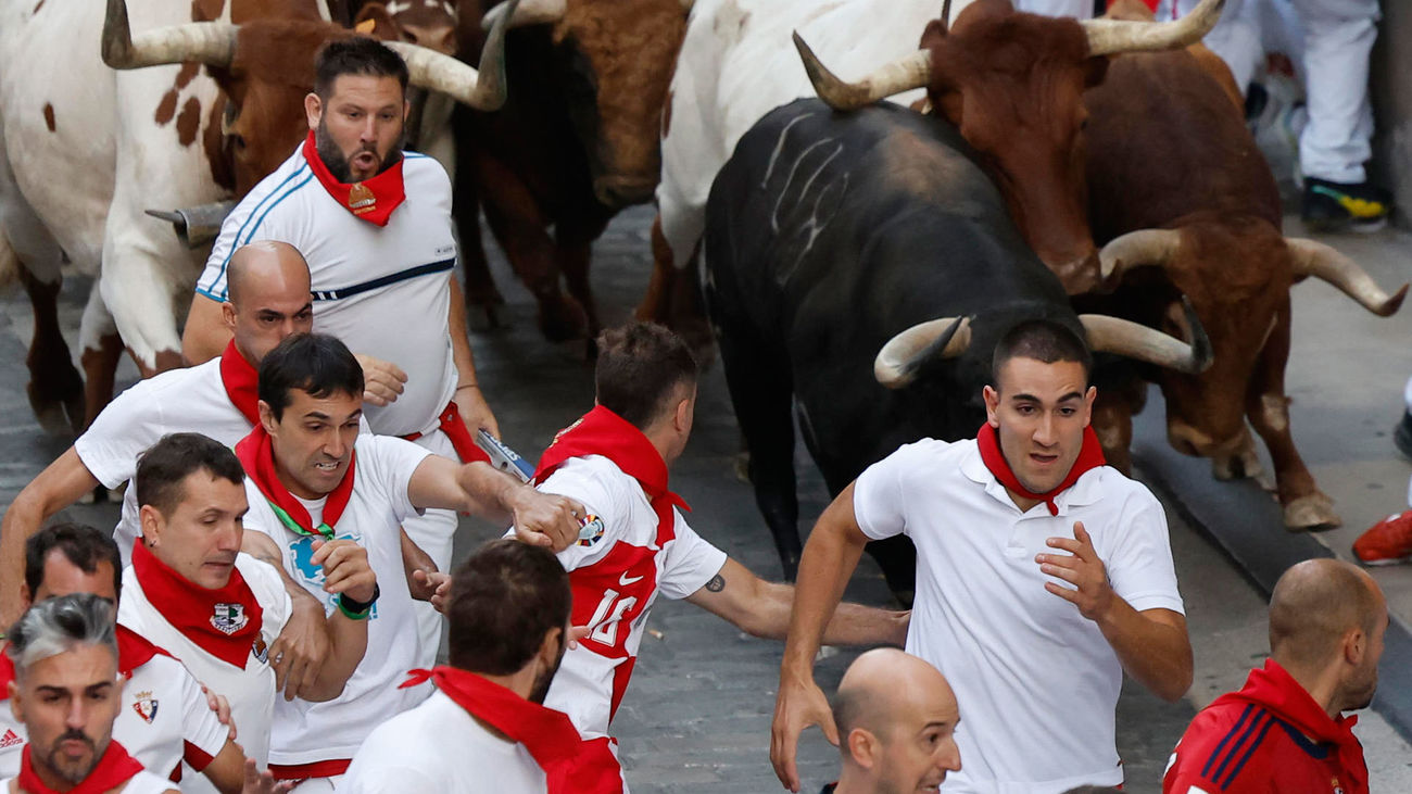 Veloz y limpio: así fue el quinto encierro de los Sanfermines 2025