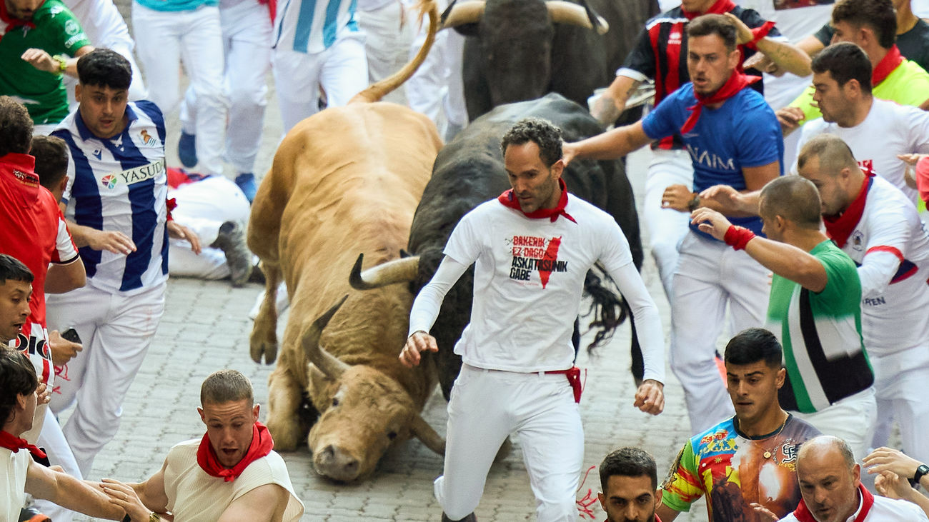 Un toro de José Escolar genera situaciones complicadas en la Plaza en el sexto encierro de los Sanfermines