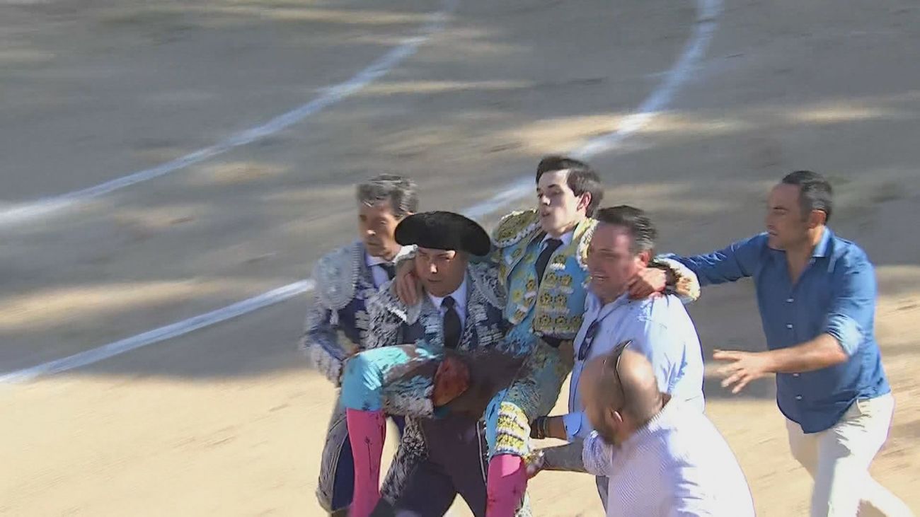 La grave cornada a Sergio Rollón marca la final del Circuito de Novilladas de Madrid