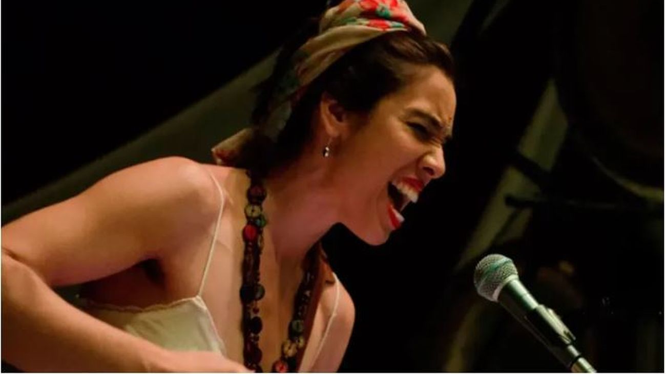 Muere Luvi Torres, la cantante argentina que rechazó tratarse de cáncer por un método de autosanación