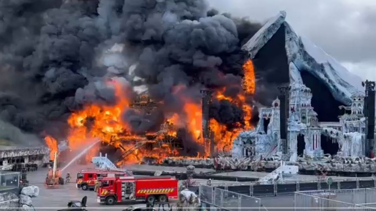 Un incendio arrasa el escenario principal de Tomorrowland y pone en peligro el festival
