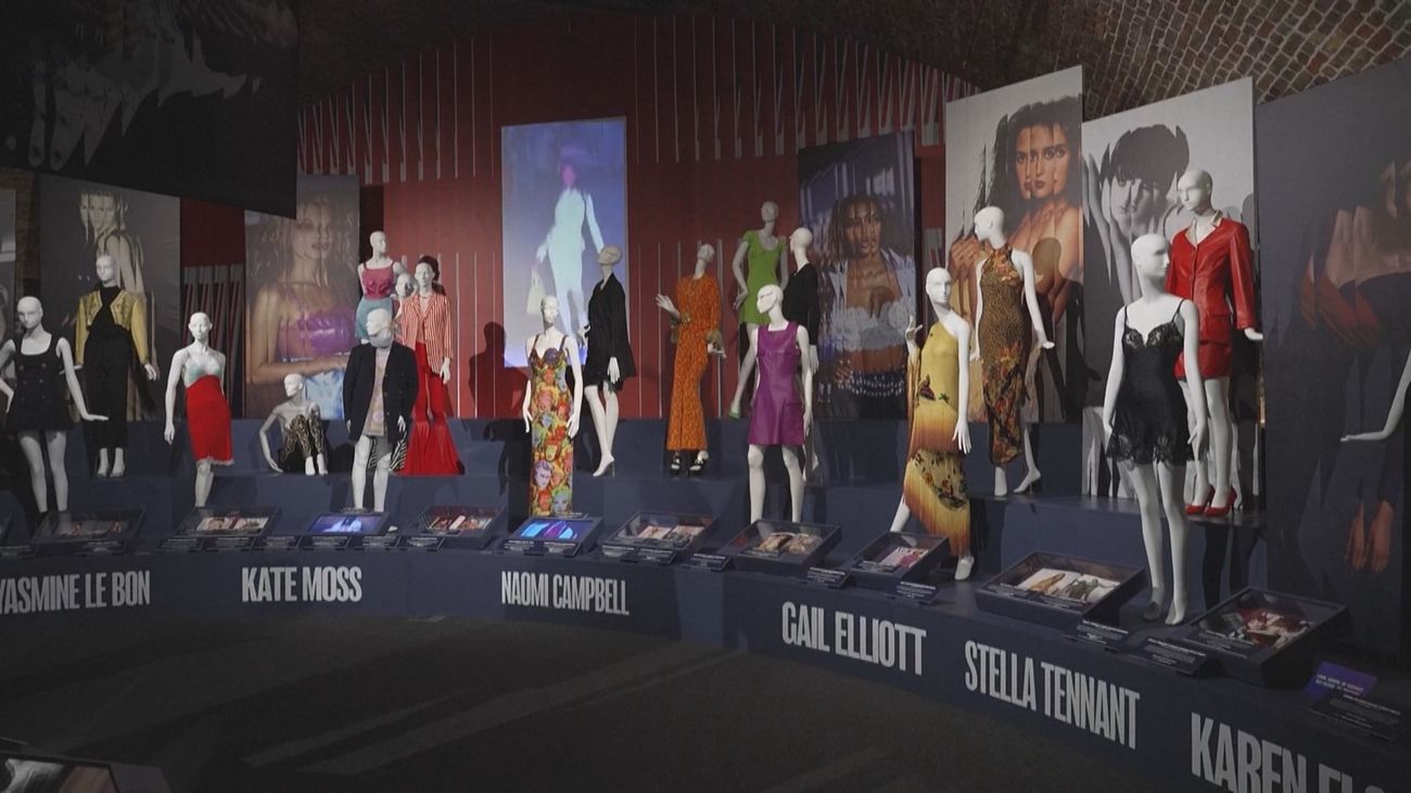 El Arches London Bridge rinde homenaje a Gianni Versace con una exposición de 450 piezas vintage