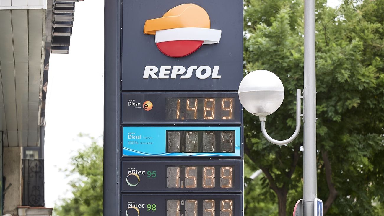 El precio de la gasolina se congela mientras el diésel vuelve a subir