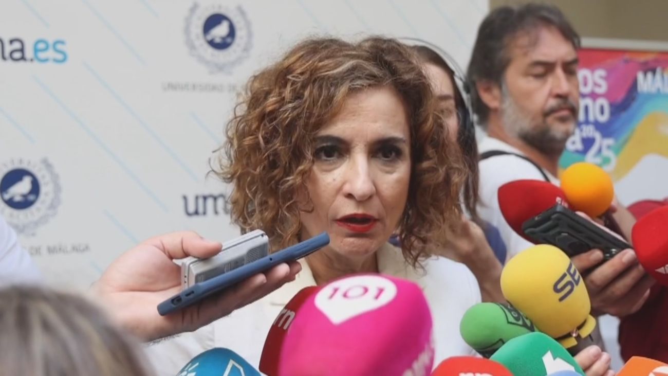 Montero dice que con el PSOE "jamás se van a permitir privilegios"