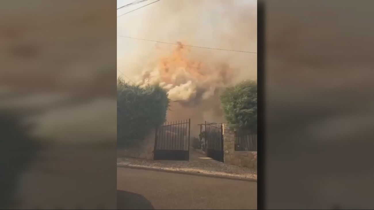 Navalcarnero y Villamanta, en alerta por el incendio de Méntrida, que ha llegado a cortar la A-5