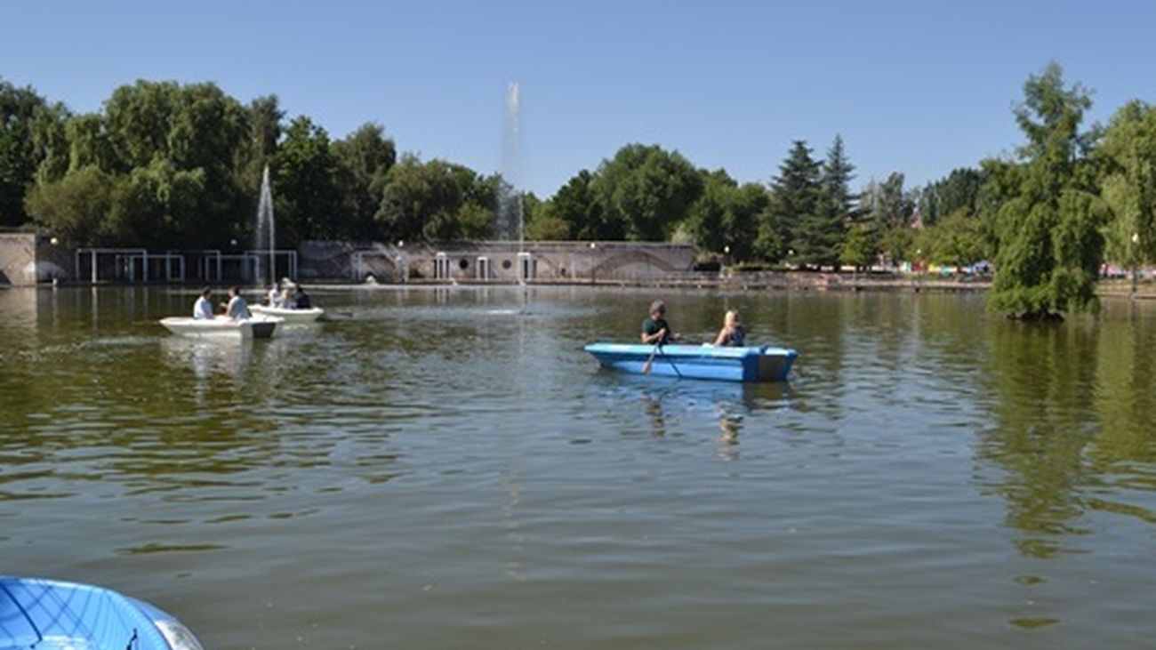 'El Retiro de la Sierra' está en Collado Villalba con su laguna para barcas
