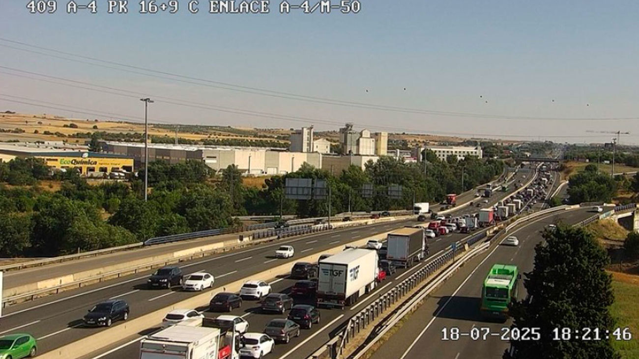 Problemas en las salidas de Madrid con dos accidentes en la A-2 y en la A-4