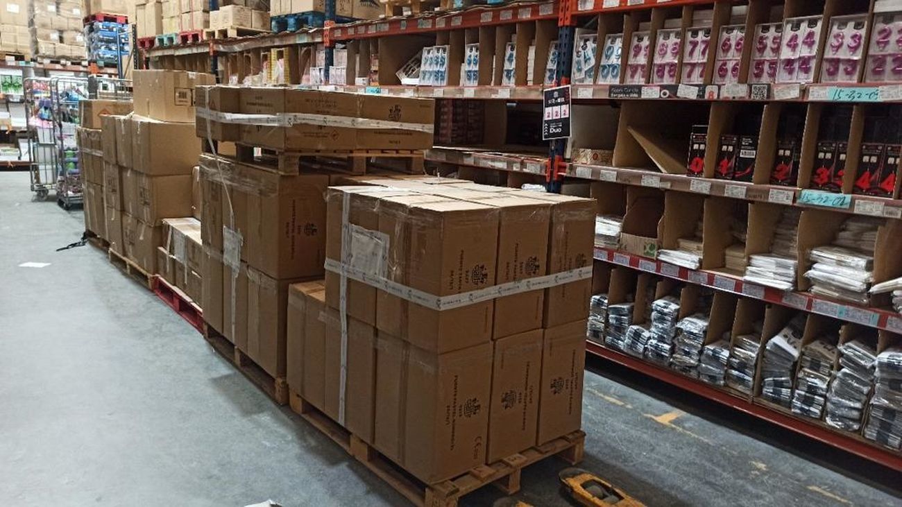 La Guardia Civil interviene más de 30.000 productos pirotécnicos en Fuenlabrada en un establecimiento sin autorización