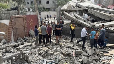 Israel entra con tanques en Deir al Balah mientras el Papa pide la entrada "urgente" de ayuda humanitaria en Gaza