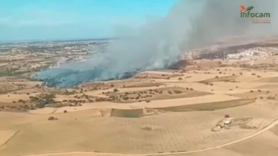 Imágenes aéreas de la devastación del incendio de La Torre de Esteban Hambrán que obligó a desalojar a 100 vecinos