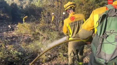 El incendio en Colmenar Viejo se da por controlado y tres dotaciones permanecerán para evitar rebrotes