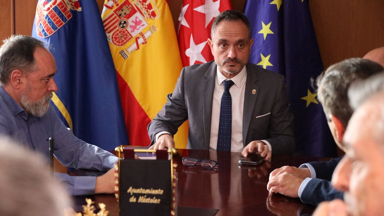 El alcalde de Móstoles pide a Óscar Puente acabar con el "cachondeo constante" en la C-5