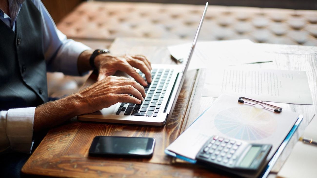 Iván, el emprendedor madrileño que espera desde mayo el pago único del paro en el SEPE