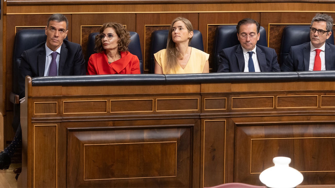 Feijóo: "El Gobierno está colapsado, la legislatura está muerta"