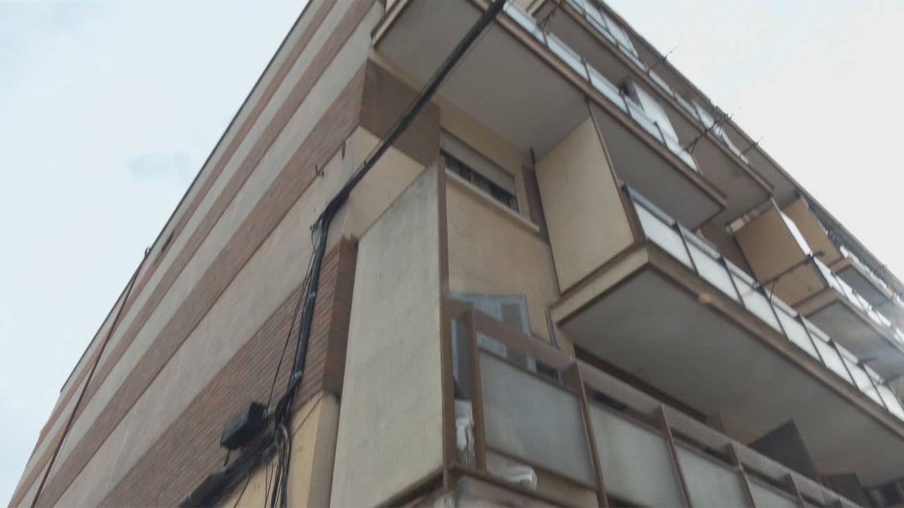 Cae al vacío un presunto okupa que intentaba entrar a una vivienda en Alcorcón