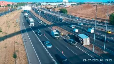 Un herido en un accidente en la A-2 en Torrejón de Ardoz, que provoca más de 6 kilómetros de retenciones
