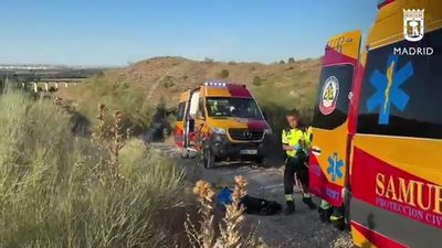Rescatan en un terreno abrupto a un ciclista accidentado en Rivas