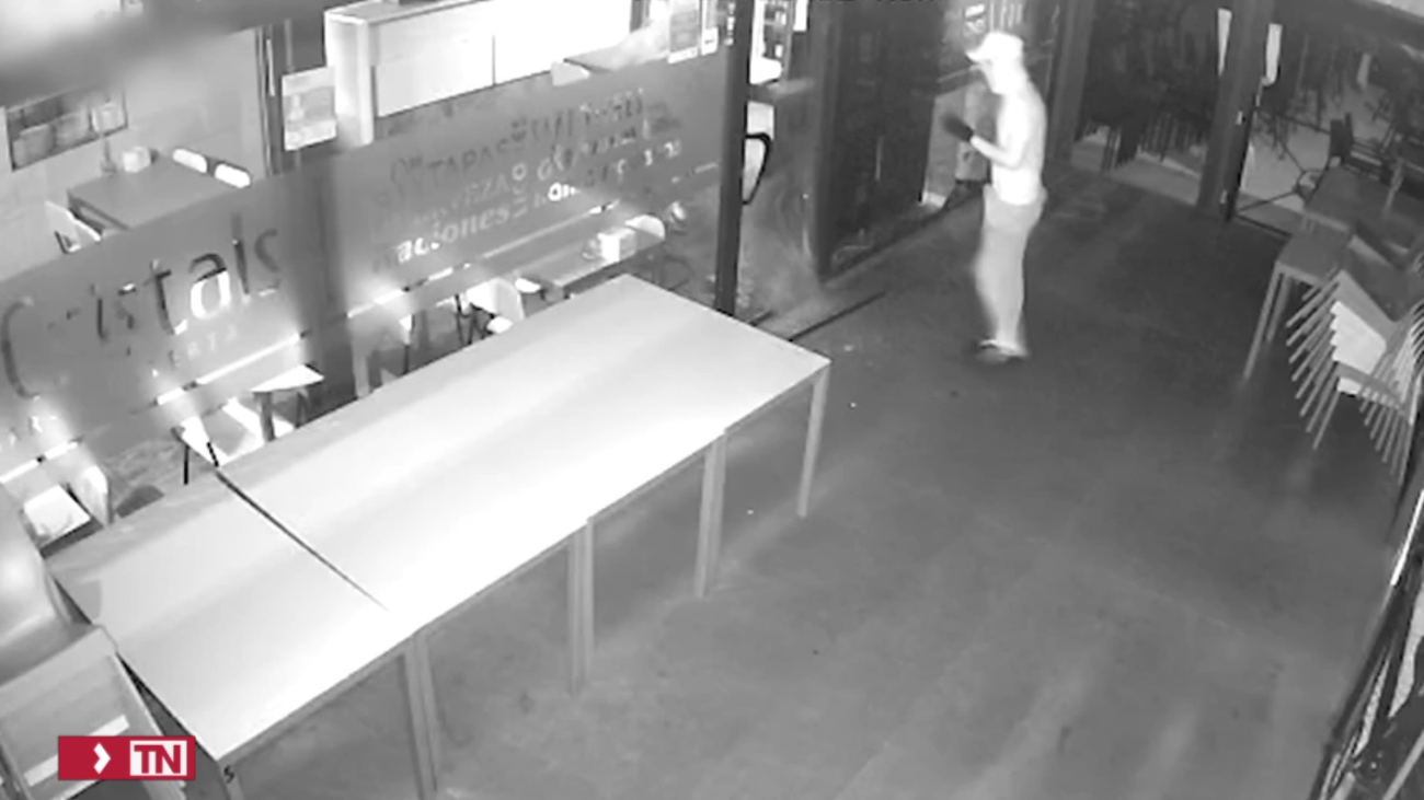 Cuatro detenidos por robos en comercios, por el método del alunizaje, en Madrid y siete provincias más