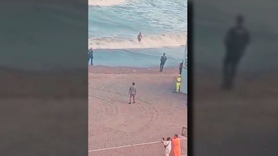 Ceuta pide ayuda tras la entrada a nado de más de medio centenar de menores inmigrantes