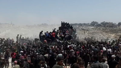 Desesperación en Gaza: avalancha humana por la ayuda humanitaria tras la entrada limitada de camiones