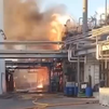 Imágenes del espectacular incendio en una empresa química de Zuera (Zaragoza)