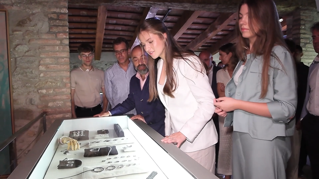Descubriendo Sant Martí Vell, en Girona, con la princesa Leonor y la infanta Sofía