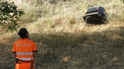 Un robot-jardinero en Alcorcón para evitar riesgos en terrenos difíciles