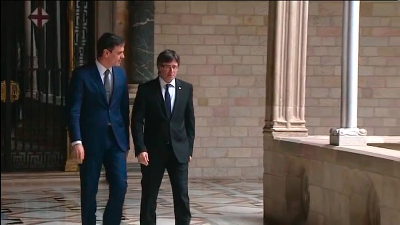 Puigdemont exige reunirse con Sánchez en el extranjero