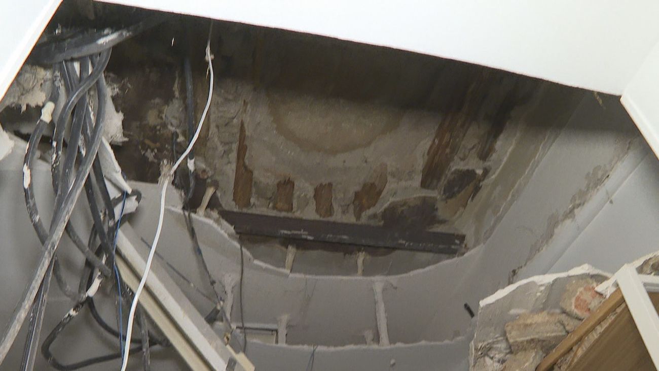 Se derrumba el techo de un piso turístico en pleno centro de Madrid