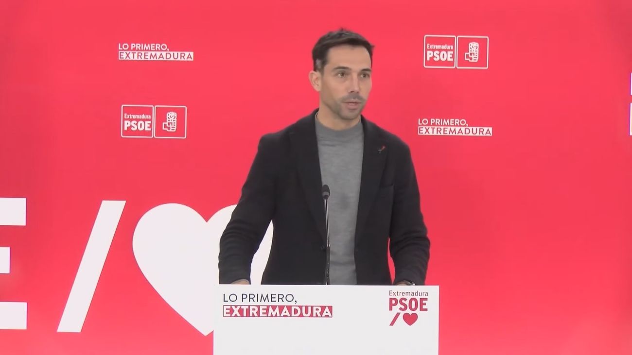 Nuevo caso de falsa titulación del líder del PSOE en Badajoz