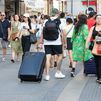 Los turistas pasan más tiempo en Madrid y gastan más: una media de 2.222 euros por persona