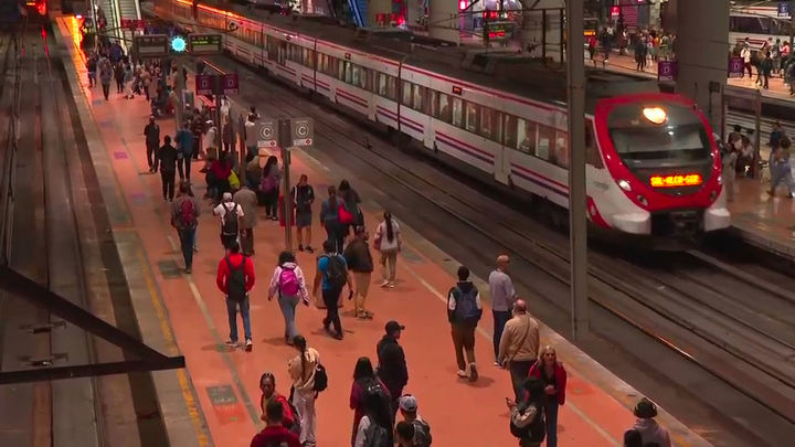 Retrasos en las líneas C-7, C-8 y C-10 de Cercanías por una incidencia en la electrificación