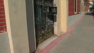 Los vecinos de Carabanchel denuncian llevar meses viviendo con una plaga de ratas