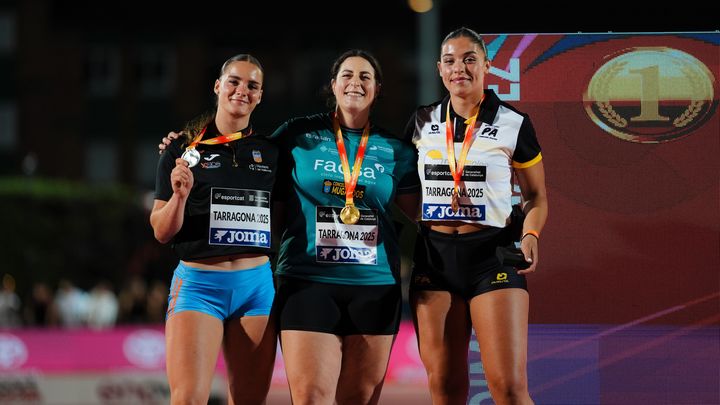 Podio de lanzamiento de peso / RFEA