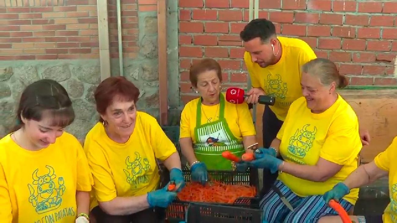 Manzanares El Real despide las fiestas con su tradicional caldereta de toro con patatas