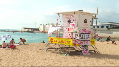 Barcelona se queda sin socorristas en sus playas tras la huelga indefinida de los vigilantes