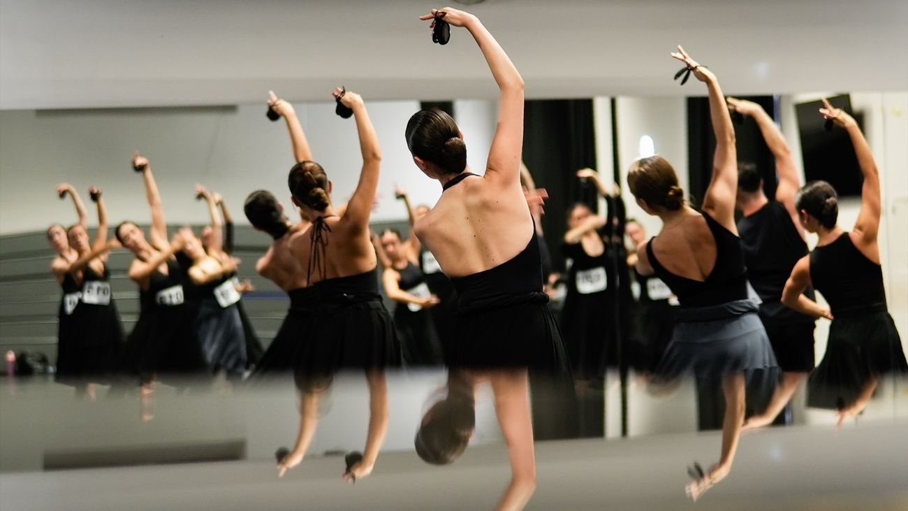 Más de 200 bailarines y músicos buscan hacerse con una plaza en el Ballet Español de Madrid