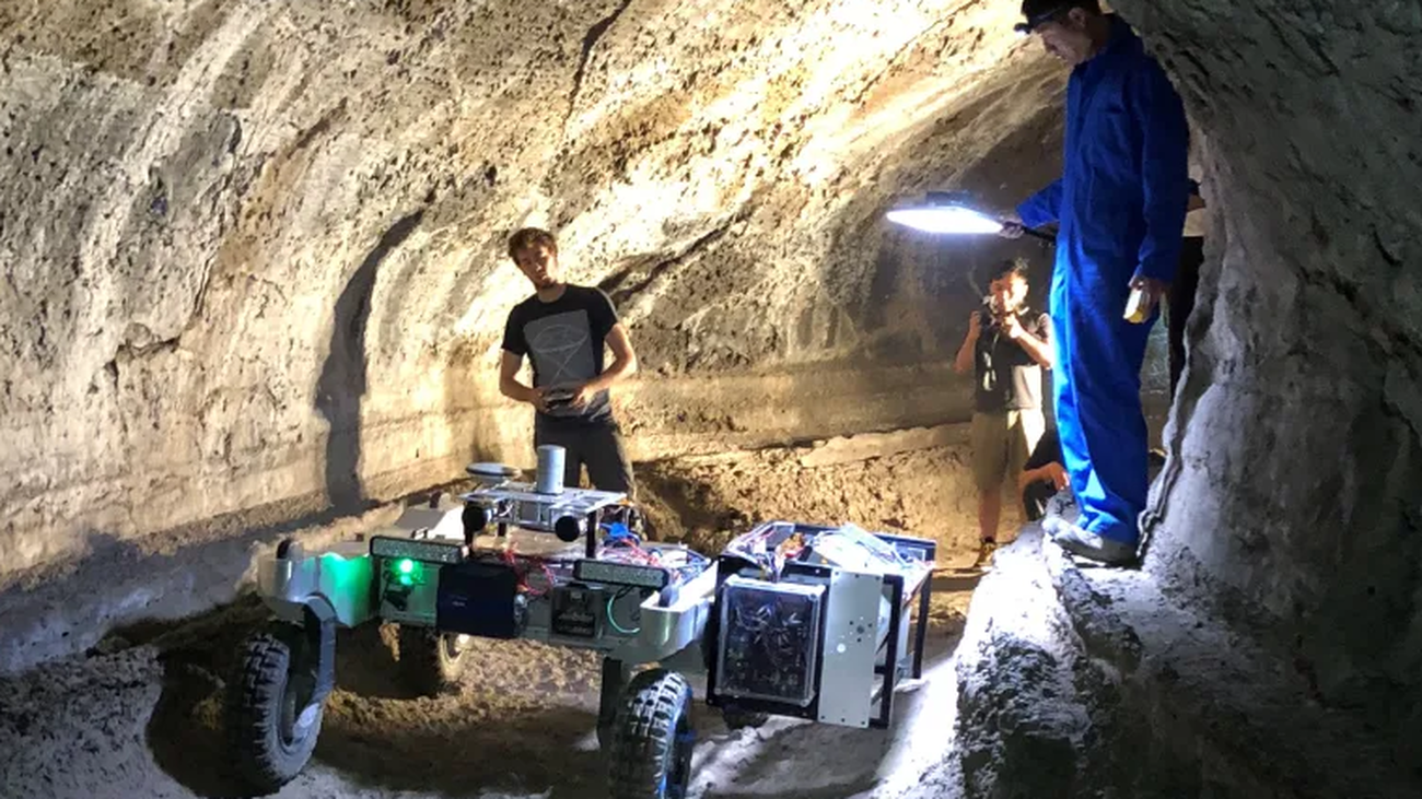 Ensayos de un vehículo de exploración de cuevas lunares