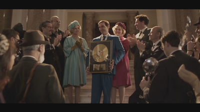 'Monsieur Aznavour', la película que emocionó a Francia, busca su hueco en España