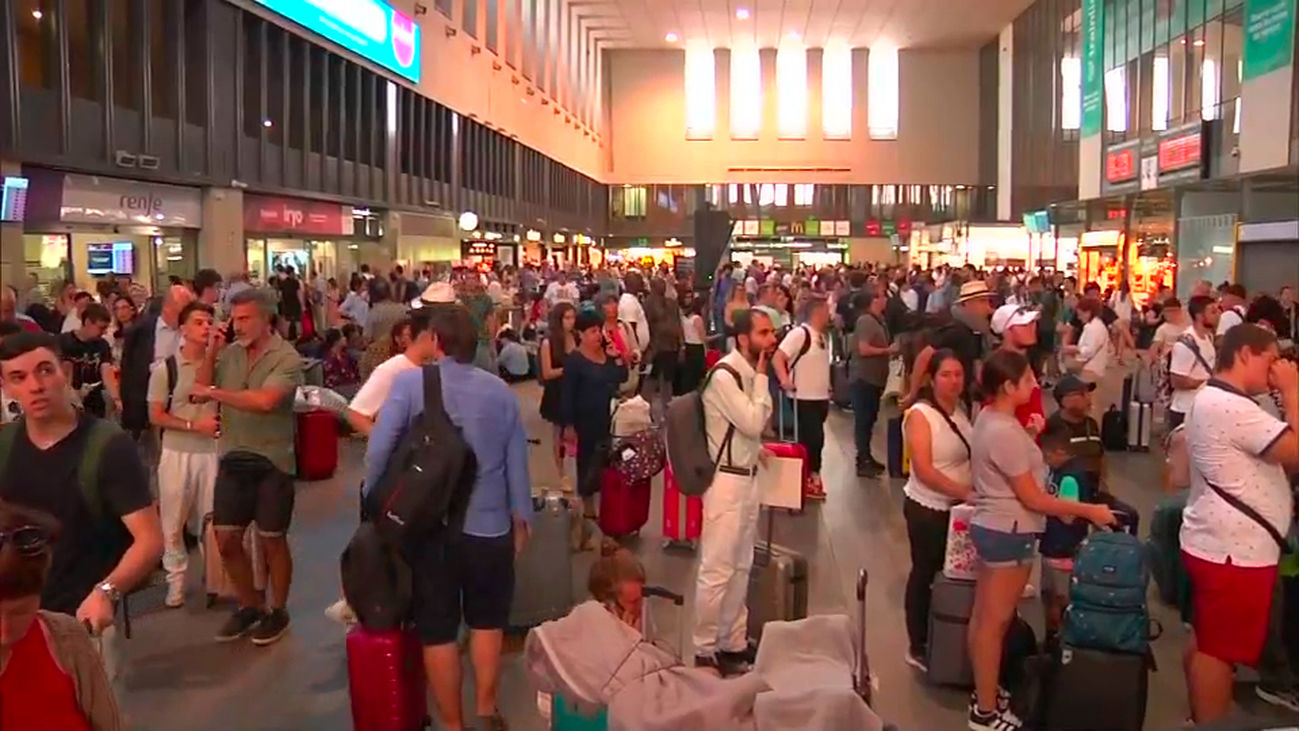 El PP exige la comparecencia urgente de Óscar Puente por el caos ferroviario