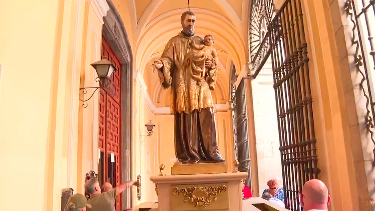 San Cayetano se prepara en su día para procesionar por las calles de Madrid