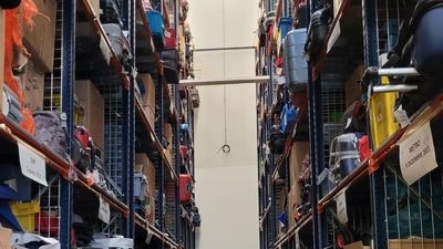 750 olvidos en julio esperan a su dueño en la  Oficina Municipal de Objetos Perdidos de Madrid