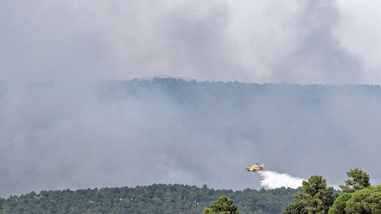 El incendio de Ávila evoluciona favorablemente y sigue activo pero sin llamas