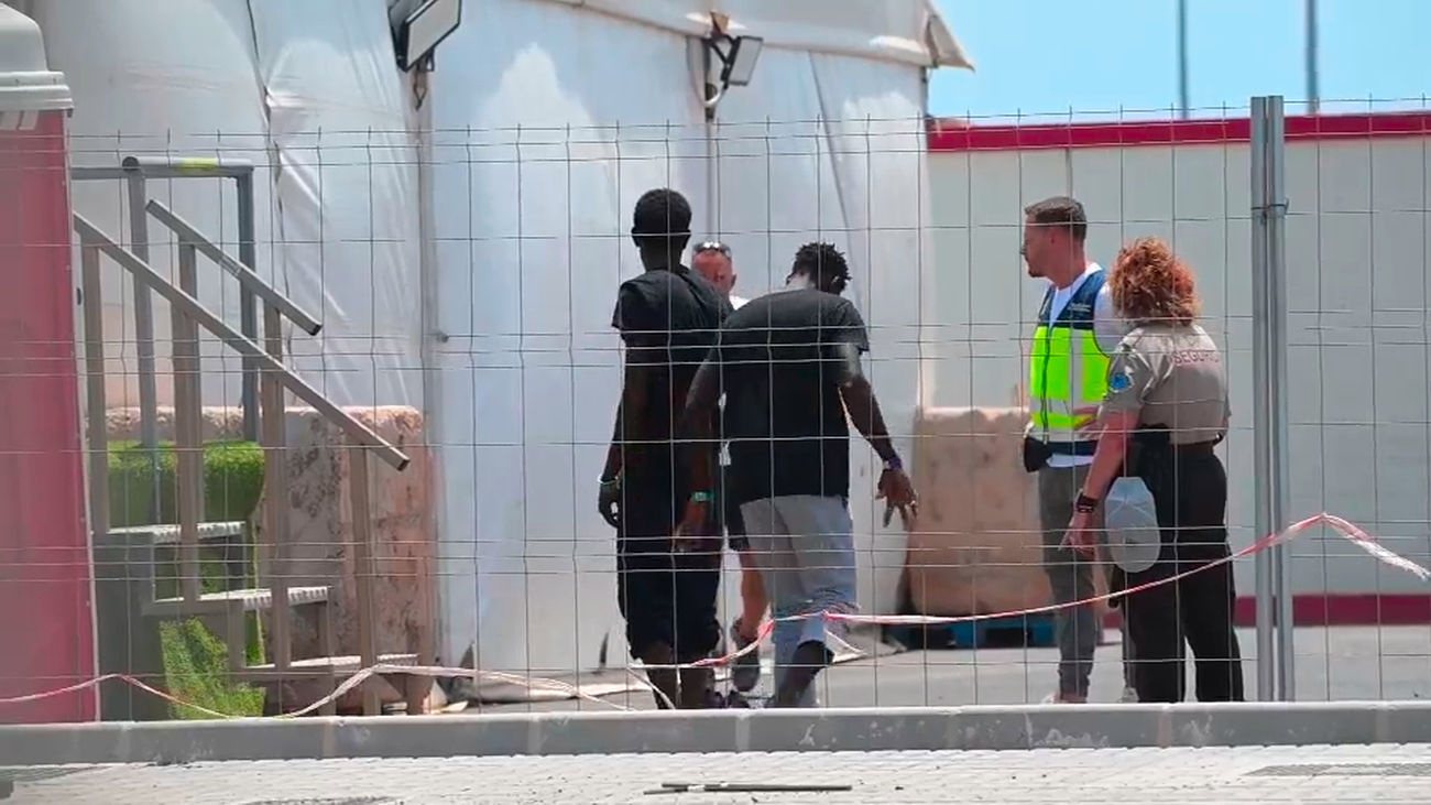 Madrid acusa al Gobierno de "deslealtad" al no informar sobre el traslado de menores desde Canarias